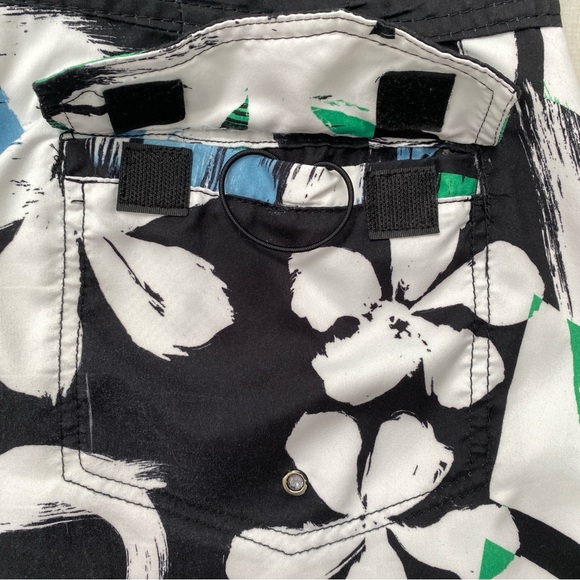 Men's Basic Concepts White/Blue/Green Floral Boardshorts Swim Shorts Size 30 - Picture 9 of 9
